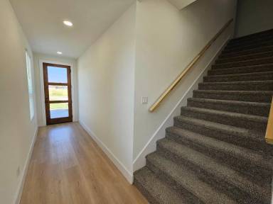 Main picture of 2424 Frances Ln