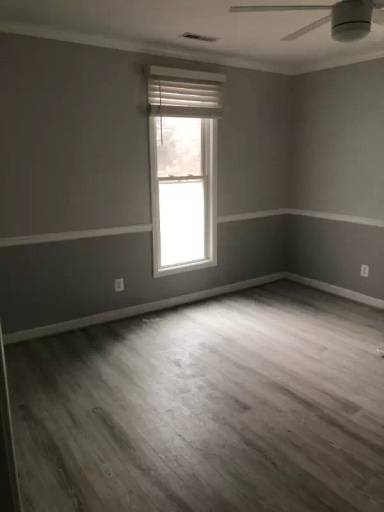 Main picture of 438 Main St