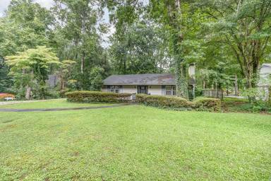 Main picture of 229 Creekwood Dr