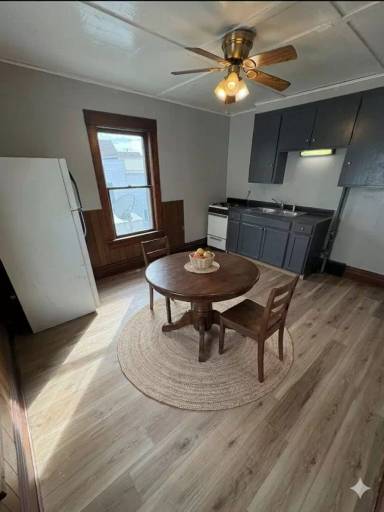 Main picture of 706 South St