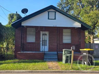 Main picture of 503 Gould St