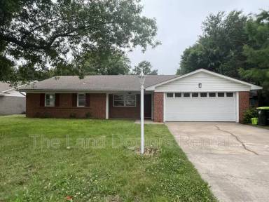 Main picture of 525 Rebecca Ln
