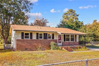 Main picture of 6403 Spring Hill Dr