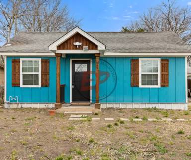 Main picture of 208 N Waco St