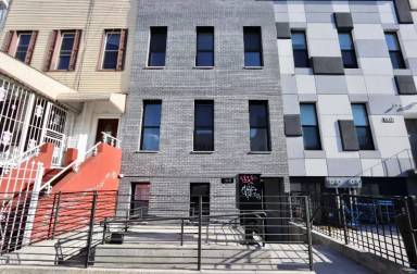 Main picture of 1110 Halsey St