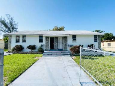 Main picture of 2750 NW 60th St