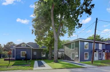 Main picture of 808 Oakhurst St