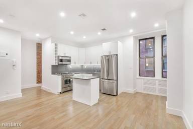 Main picture of 121 Madison Ave Apartments