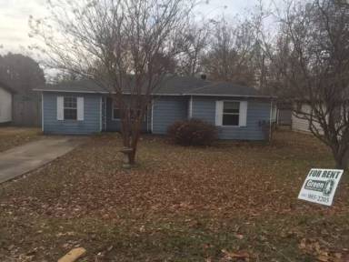 Main picture of 1605 School Dr