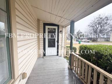 Main picture of 310 E Parks Ave