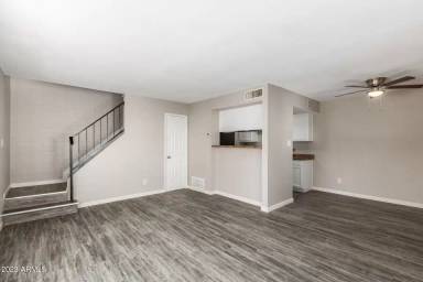 Main picture of 4605 E Jones Ave