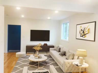 Main picture of 224 N Fullerton Ave