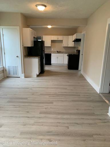 Main picture of 1630 N Clay Ave