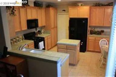 Main picture of 534 Jacaranda St