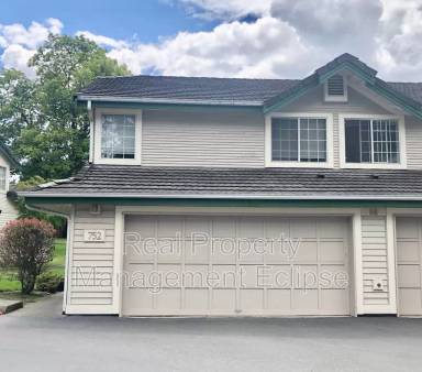 Main picture of 748 122nd Ave NE