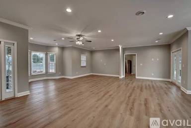Main picture of 209 University Pkwy