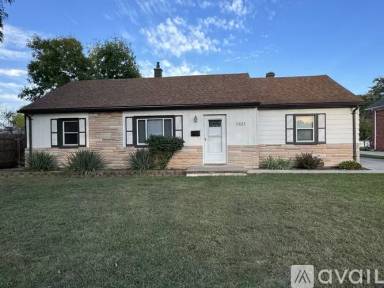 Main picture of 5824 Deering St