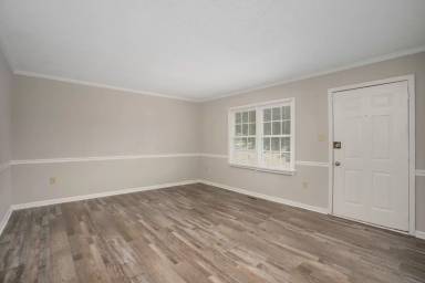 Main picture of 1724 Vernon Rd