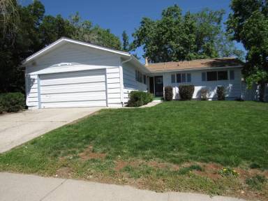 Main picture of 3235 Bryan St