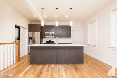 Main picture of 3114 N Southport Ave
