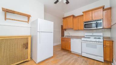 Main picture of 2316 W Walton St