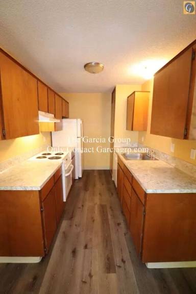 Main picture of 3712 S Kelly Ave