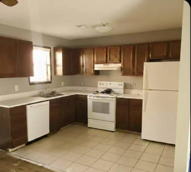 Main picture of 1234 E Elm St