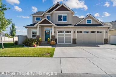 Main picture of 7888 N Hydrangea St