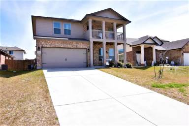 Main picture of 5717 Stonehaven Dr