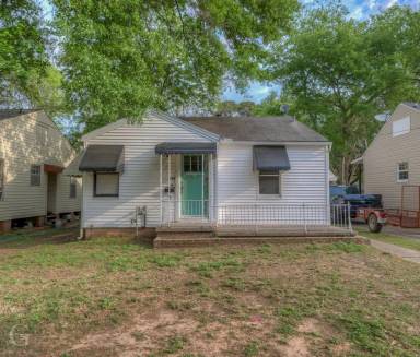 Main picture of 236 E Fairview St