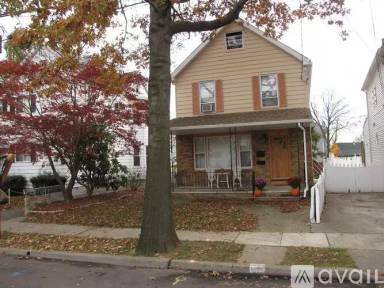 Main picture of 44 Vreeland Ave
