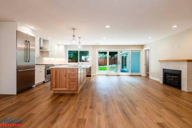 Main picture of 838 Woodland Ave