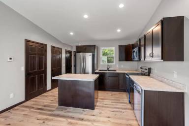 Main picture of 1253 W South Park Ave