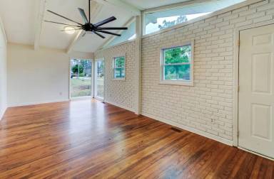 Main picture of 104 Lanza Pl