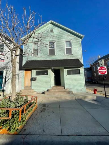 Main picture of 1819 S May St