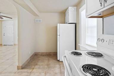 Main picture of Pine Lake Apartments