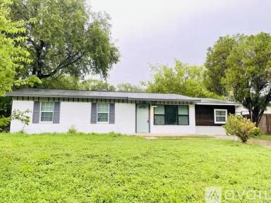 Main picture of 2207 Barbados St