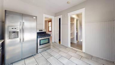Main picture of 3509 Meyer Ave
