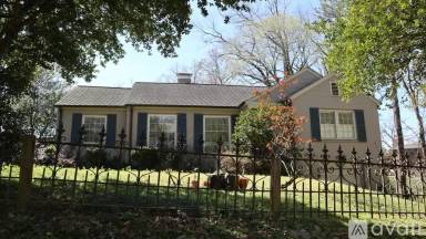 Main picture of 503 Windsor Dr