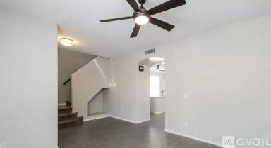 Main picture of 2627 N Raven