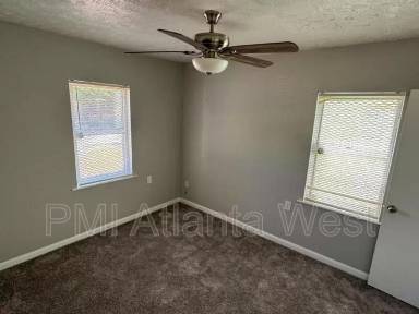 Main picture of 139 Lawton St SW