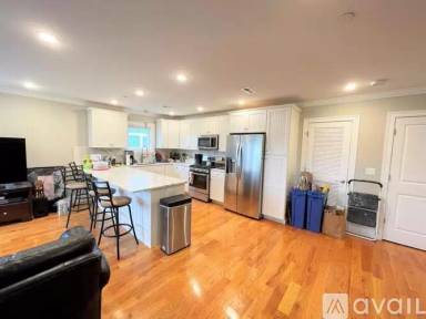 Main picture of 116 Holland St
