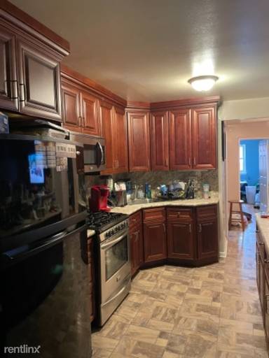 Main picture of 972 E 80th St