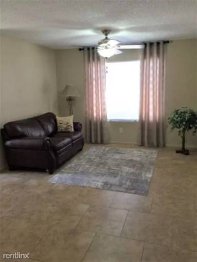 Main picture of 1941 E Grandview Dr