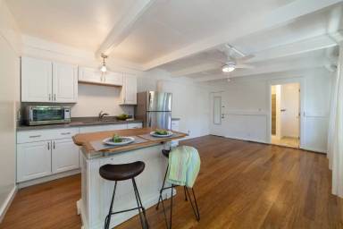 Main picture of 958 Holoholo St