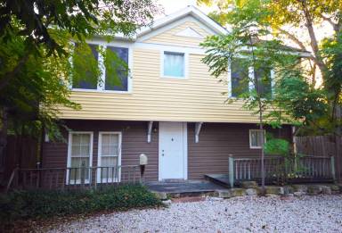 Main picture of 909 E 38th St