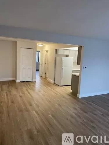 Main picture of 5654 Independence Ave