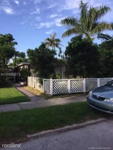Main picture of 1642 Fletcher St
