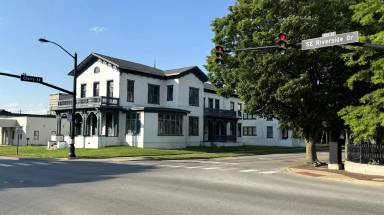 Main picture of 12 Cherry St