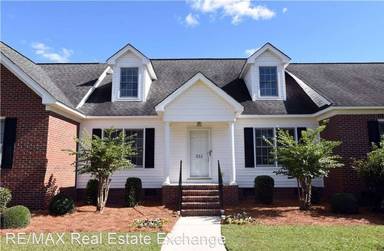 Main picture of 611 Amberdale West Cir